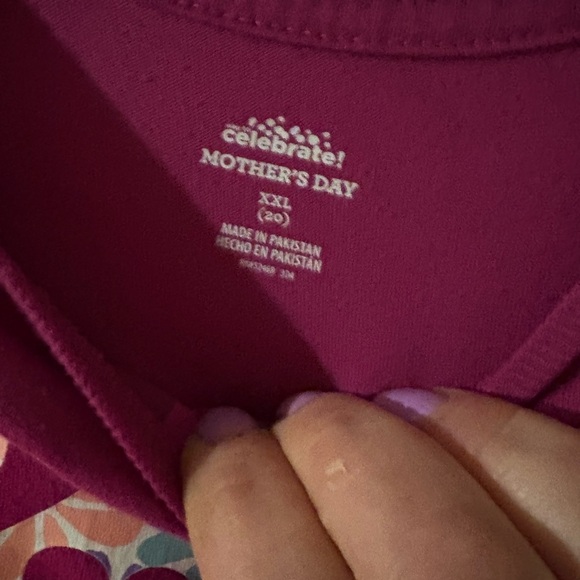 Dog Mom Graphic Tee - Pink New without tags! - Picture 2 of 3